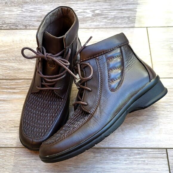 Women's Propet PEGGY Lace Up Boots BROWN 6 new without tags - Picture 1 of 8